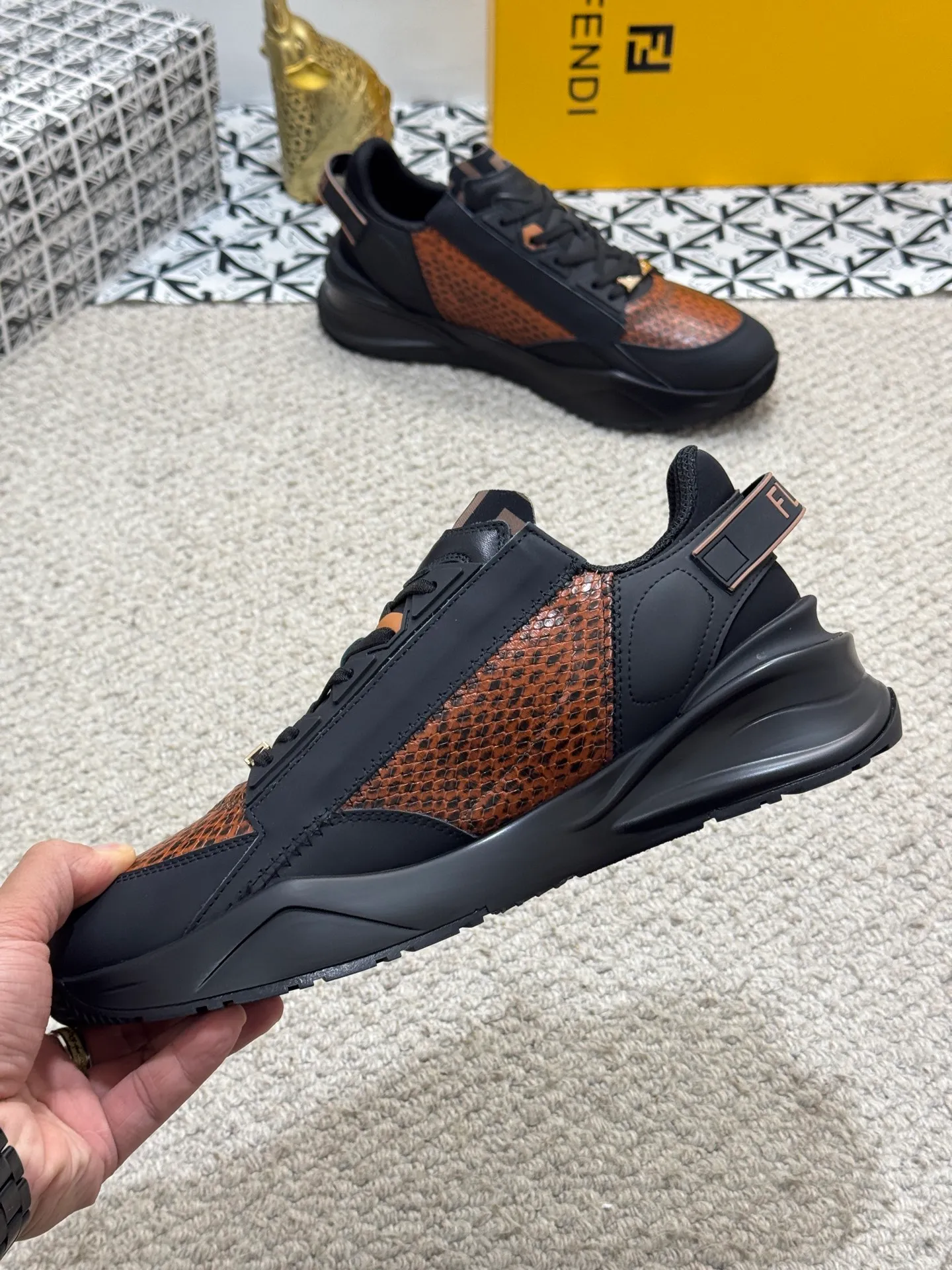 Men's men's shoes 💰520 [New style] 🦥🦥 Original quality - Fendi ◾️▫️F D🆕 Spring and summer new men's slip-on sneakers, with elastic straps, side zippers, and corrugated soles engraved with F. Embossed Fendi Flow lettering on the heel. Mixed material of high-tech fabric and black suede. FF graphic tongue. Ultra-light and wear-resistant EVA sole. Size: 38-44 (45 customized
